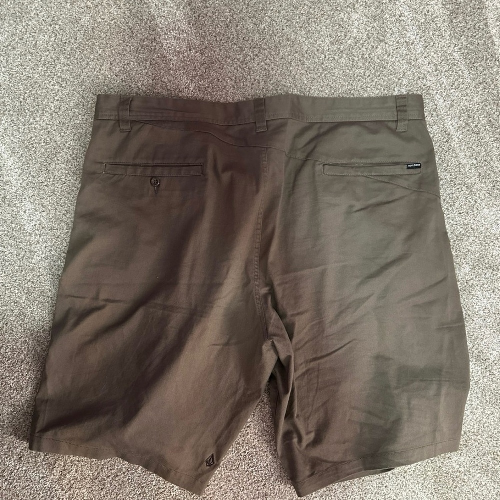 Volcom Men's Tan Flat Front Shorts